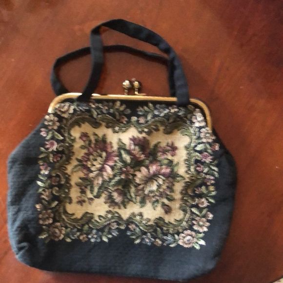 Vintage needlepoint/tapestry black with pink flowers carpet bag - Picture 2 of 10
